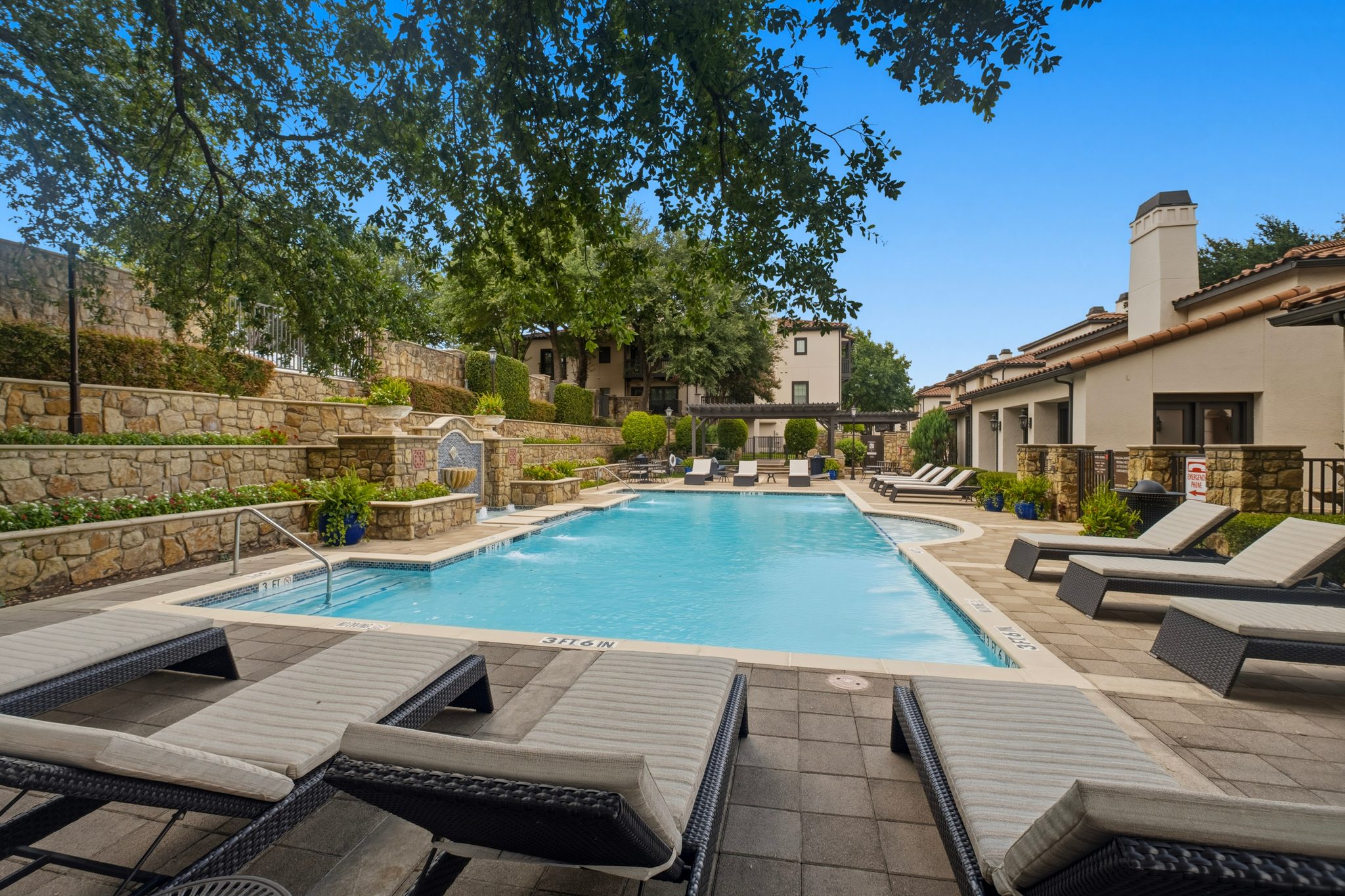 Estancia Townhomes 2 of 5