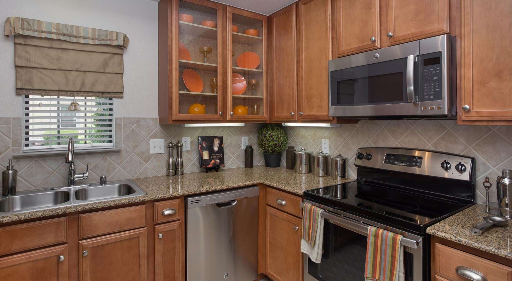 Estancia Townhomes 3 of 5